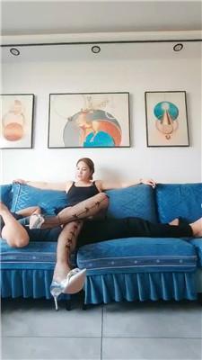 【李老师】高跟网袜全体重踩踏【双视角版】JS250228-34