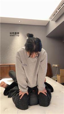 【猴歌】坐脸窒息-白袜跳踩 JS250225-14