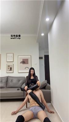 【莫莉】高跟长靴踩踏-胯下羞辱狗爬 bf51823