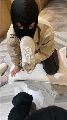 【小凤梨】舔脏鞋-赏赐圣水-藤条抽 JS250331-10