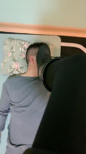 【柒柒学姐】高跟踩狗舌/舔长靴脏鞋底/踩踏碾压