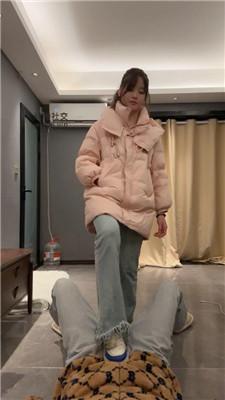 【狗哥】素人S-休闲鞋白袜踩虐/转胯狗爬/坐脸窒息 bf50151