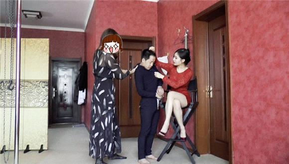 【冰时代】超模女巨人残忍踩踏压杀1米60小M