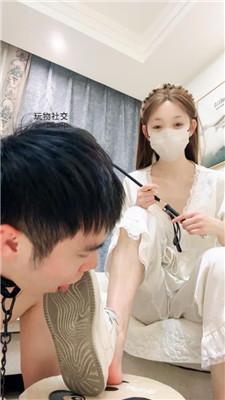 【楚楚】强制家奴闻臭鞋-裸足插嘴 bf51517