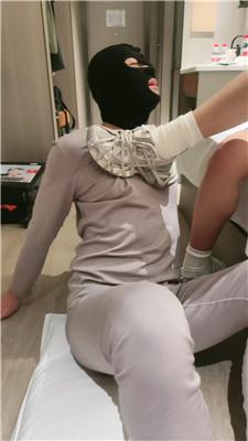 【魔仙集中地】姐妹花S-运动鞋白袜+高跟踩踏 JS250110-7