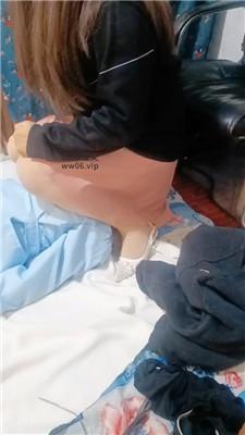 【伪娘和人妻】肉丝脚玩虐蓬头垢面的狗 JS250116-2