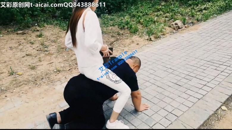 傲柔户外公园虐骑马奴