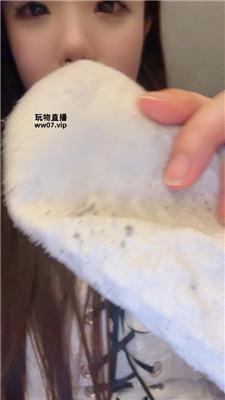 【球球】白袜脚下蹂躏绿帽奴 bf51111