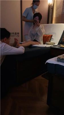 【南京小小】高级会所当着技师的面调奴【双视角版】 JS250225-9