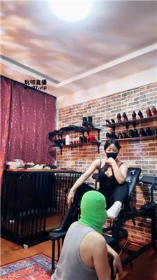 【冷颜】长靴白袜虐狗笼绿帽 JS250316-17