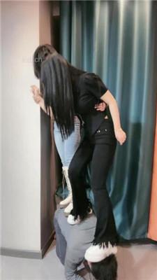 【鱼糯糯】双S-吊绑贱奴疯狂虐打/揪耳骑脖/转胯/耳光裸足插嘴