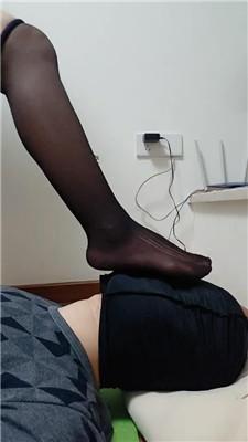 【思纯】性感黑丝美腿蹂躏踩 bf49681