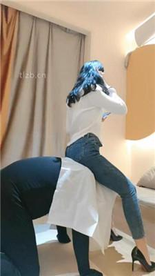 【稚惜】骑脖/藤条鞭打/舔裸足/吃圣水泡面