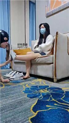 【上头姐妹团】素人大学生-强制闻鞋子 JS250303-27