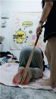 【木木】挑战藤条鞭打-骑狗背【双视角版】 JS250409-20