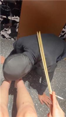 【白兔】赏赐圣水-磕头舔脏鞋黑棉袜 JS250305-20