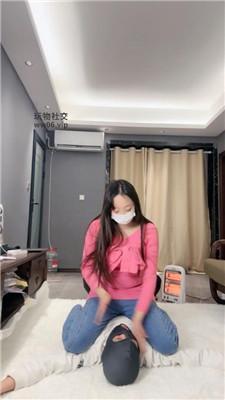 【猴歌】骑马胯下辱-牛仔裤坐脸窒息 JS250208-27