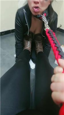 【娜S】母狗清理脏长靴 JS250317-2