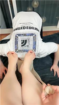 【小怪兽】玉足美腿物化脚垫奴【中】 JS250207-14