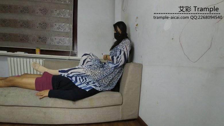 女主长裙坐脸！