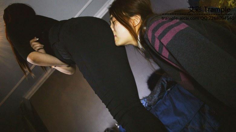 小三欺凌正室当狗做马