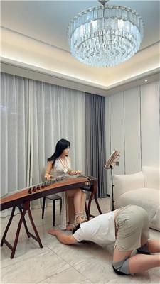 【琴月】素人闺蜜观战-古筝美女脚下奴 JS250429-13