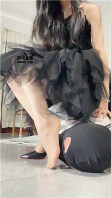 【绵绵】御姐S-高跟美腿踩虐 bf51590