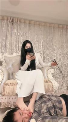 【桃幼幼】白富美公主-高跟美腿踩虐/插嘴