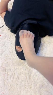 【颜主】性感御姐范S踩虐脚下骚奴 bf49678