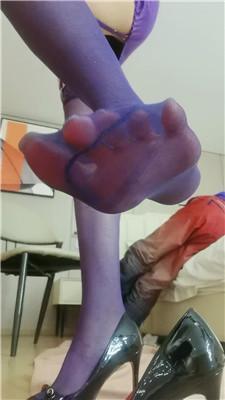 【皮皮】性感紫色丝袜的诱惑 bf49833