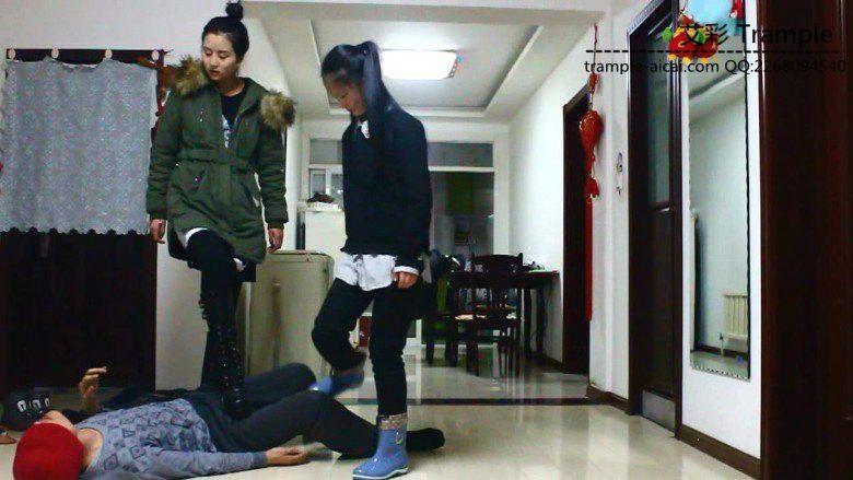 12侑主,媛媛女主出演!前后踢裆暴打抢劫犯! 12侑主,媛媛女主出演!前后踢裆暴打抢劫犯!