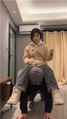 【素人挖掘机】素人S休闲鞋棉袜踩虐 bf50126