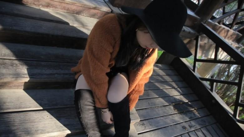 某在校大学生公园长靴肉丝秀