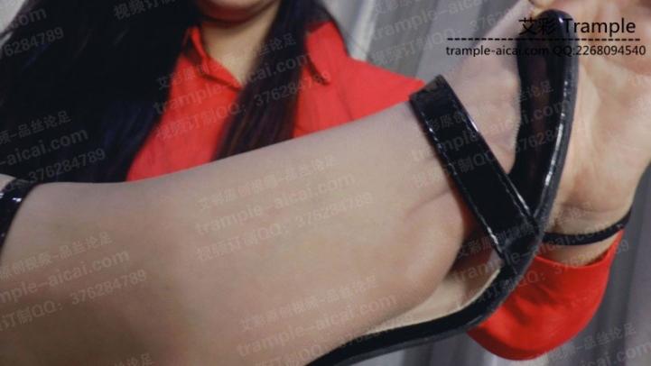 女老板舔女秘书臭丝袜脚