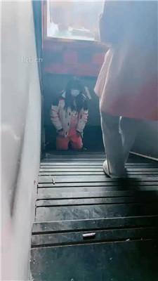 【桃子老师】户外楼梯间-小白鞋白袜虐母畜