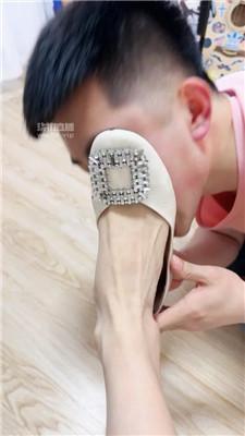 【苒溪】强迫男友舔妹妹的脏鞋 JS250525-36