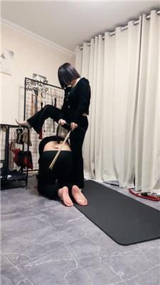 【可馨】狗笼圈养外卖小哥-藤条鞭打 JS250116-28