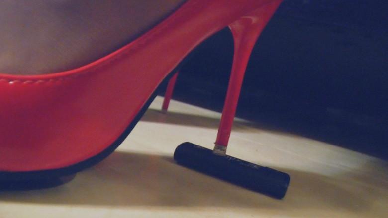 馨雨第一人称灰丝美腿红高跟