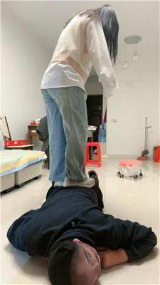 【锅盖子】运动鞋全体重踩踏/暴揍 JS250316-36