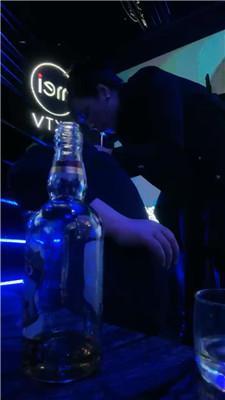 【傲雪】KTV-清理脏长靴黑丝 JS250318-23