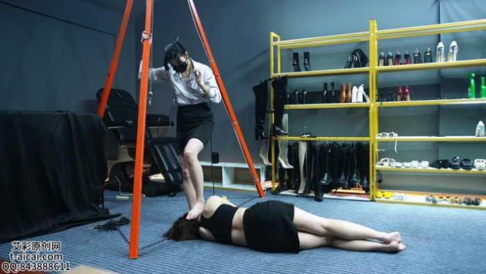 高跟踩哭之后继续平底鞋踩女M YC-241128-9