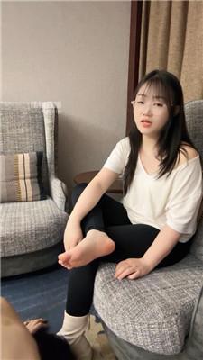 【小树】掐乳抽耳光-舔脏鞋白棉袜 JS250612-35