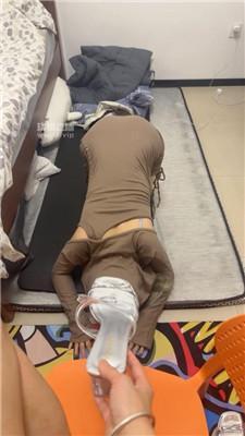 【饭饭】闺蜜甘愿做奴隶 JS250615-13