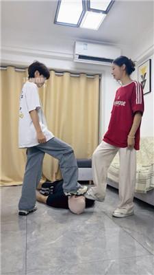 【刘二狗】情侣主-脏鞋原味棉袜虐绿帽 bf54468