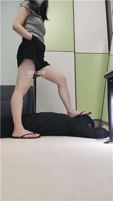 【灵竹】脚深喉-坐脸窒息 JS250613-17