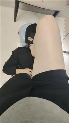 【灵竹】脚深喉-坐脸窒息 JS250613-17