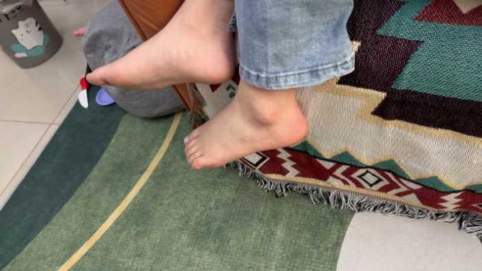 【第5风格】00后被迷晕舔脚 YC-241127-8