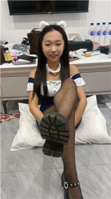 【july】羞涩闺蜜舔高跟 JS250612-24