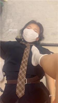 【饭饭】白袜踩虐骚母畜 JS250613-15