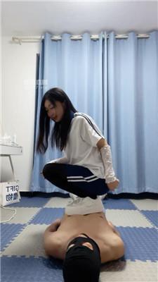 【林珥】重度虐乳-小白鞋踩踏-转胯狗爬 bf54519